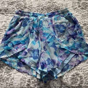 Boutique blue floral shorts